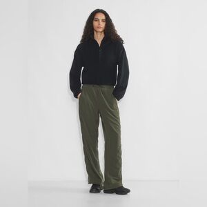 Aritzia Size S Golden MoveTech Brisk Pants Track Lined Dark Olive Green